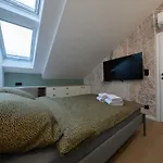 A Stylish Tenement House In The Very Center Of Lejlighed *