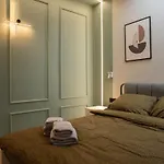 A Stylish Tenement House In The Very Center Of Lejlighed