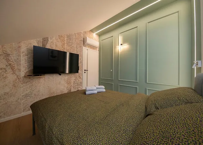 A Stylish Tenement House In The Very Center Of Apartman *